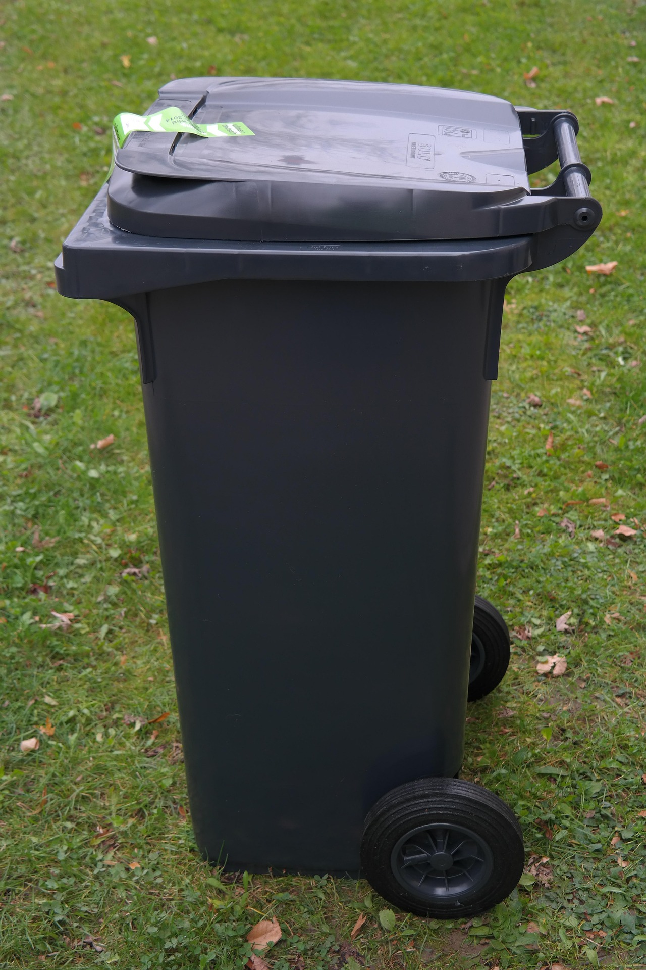 240L Heavy-Duty Wheelie Bin